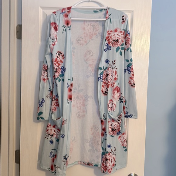 Floral cardigan size small - Picture 2 of 5